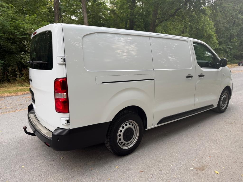 Toyota PROACE (VERSO) 2023 г. Белый, пробег 56000 км