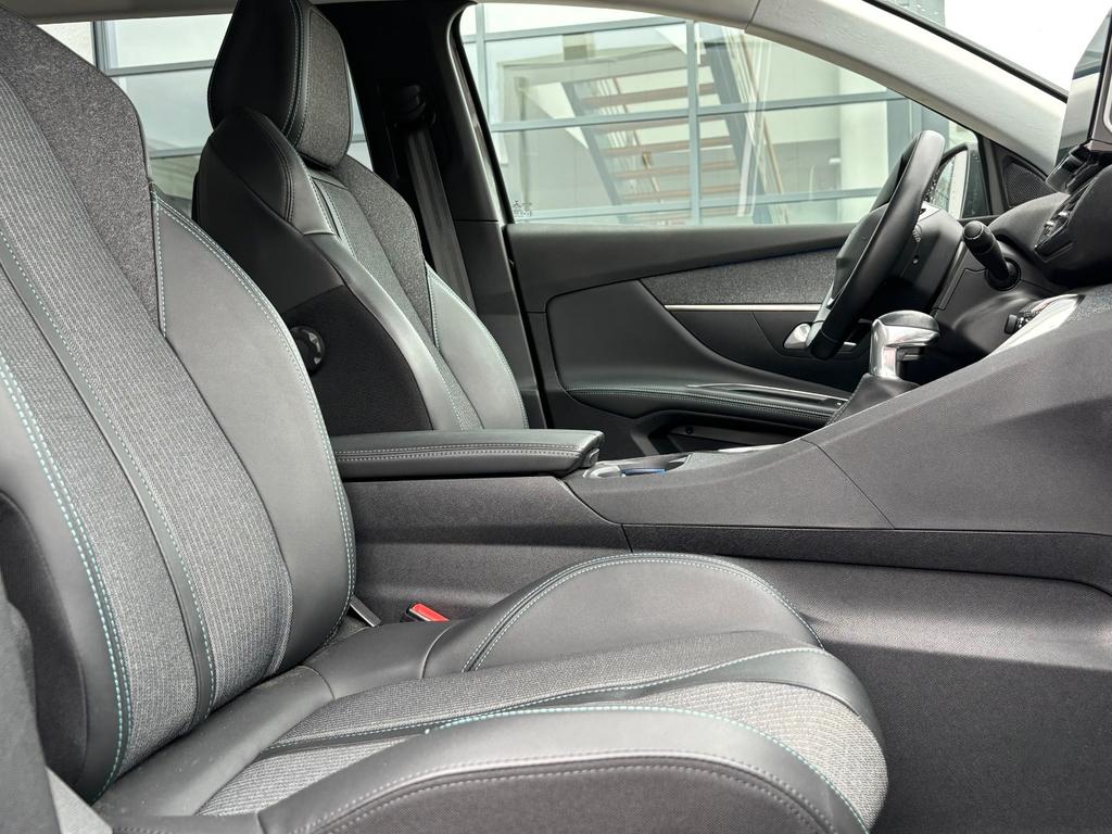 Peugeot 5008 2021 г. Серый, пробег 41350 км