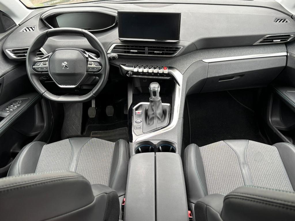 Peugeot 5008 2021 г. Серый, пробег 41350 км