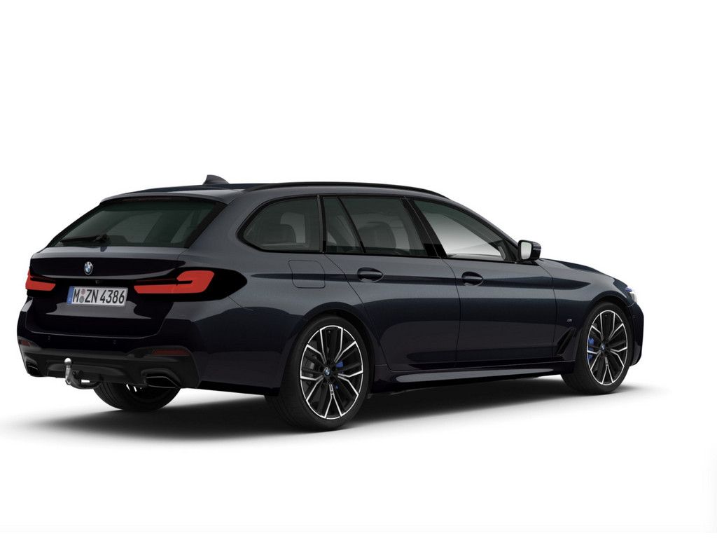 BMW 540 2023 г. Чёрный, пробег 54937 км