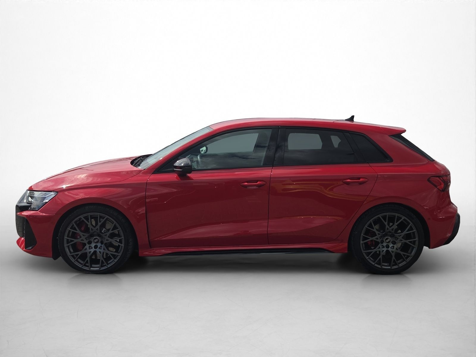 Audi RS3 2026 г. Красный, пробег 16880 км