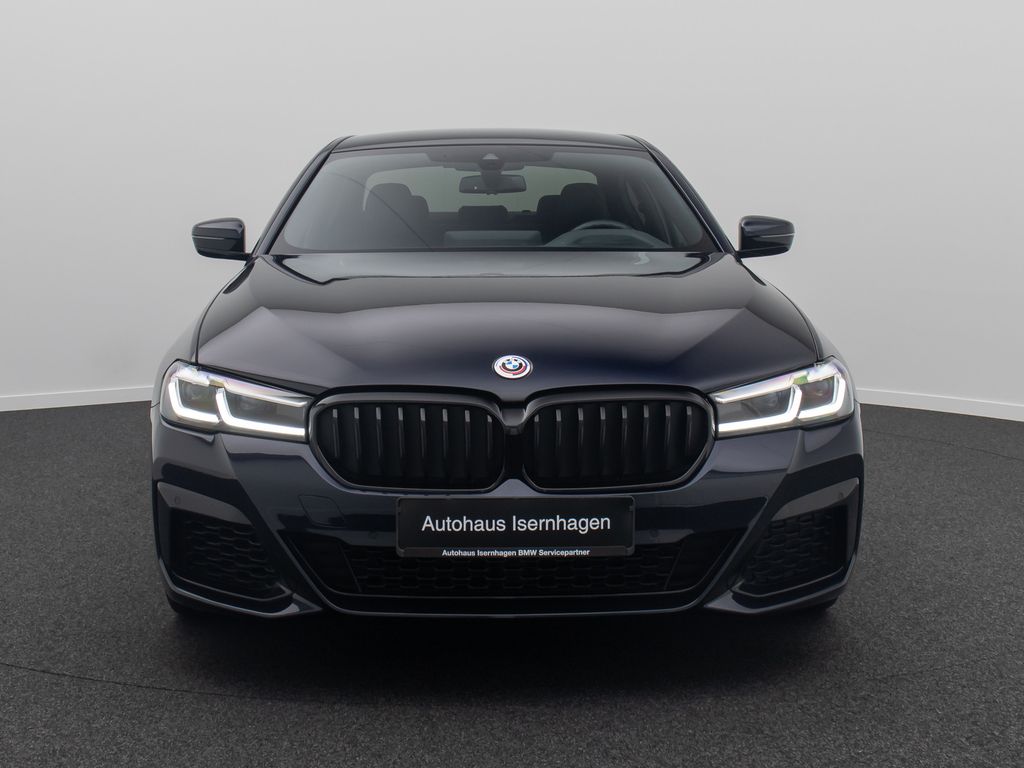 BMW 540 2022 г. Чёрный, пробег 51595 км