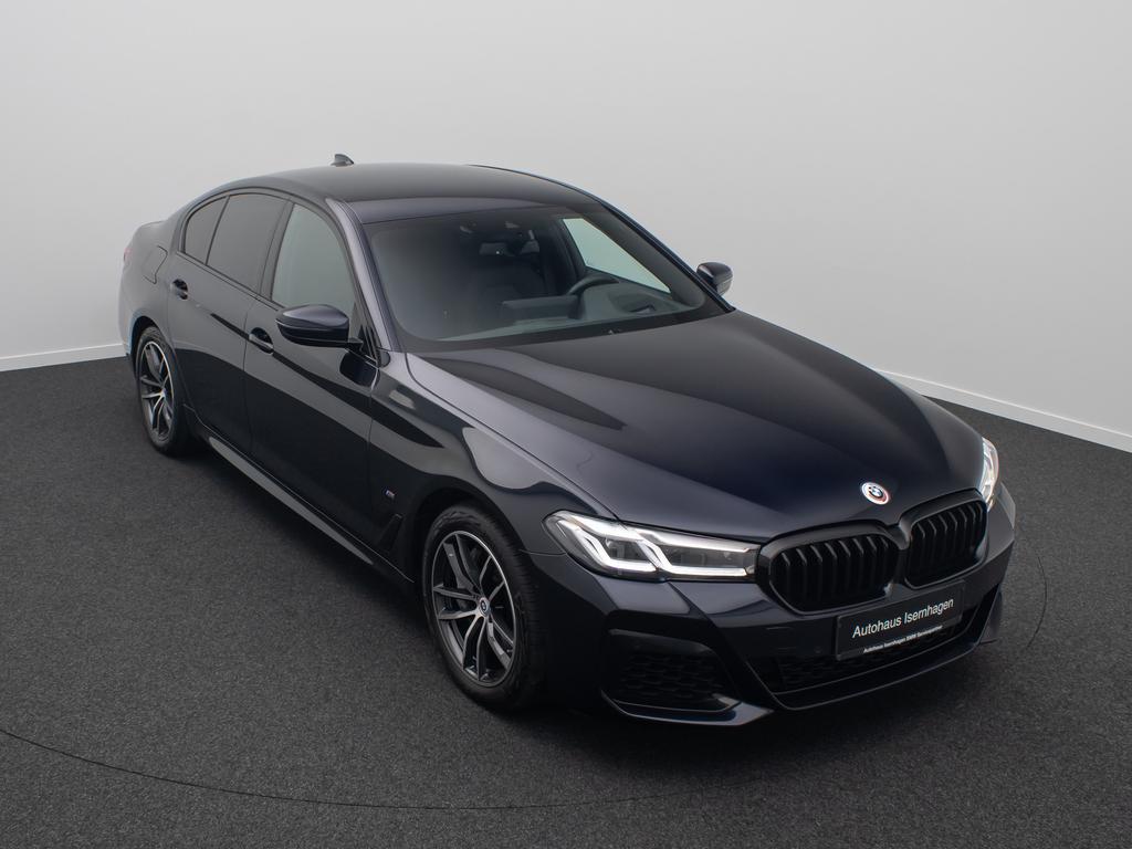 BMW 540 2022 г. Чёрный, пробег 51595 км
