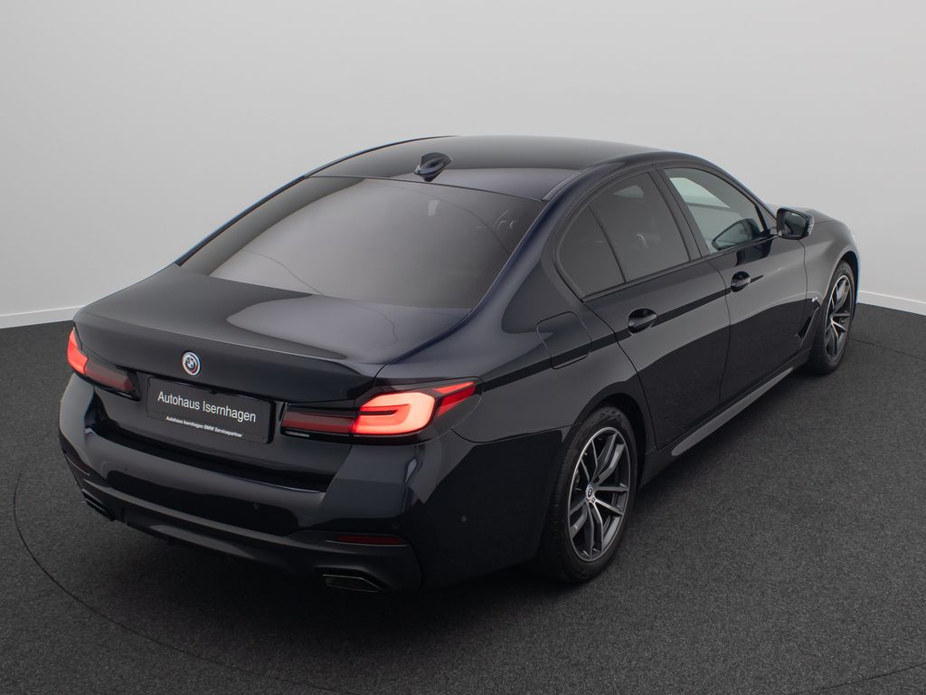 BMW 540 2022 г. Чёрный, пробег 51595 км