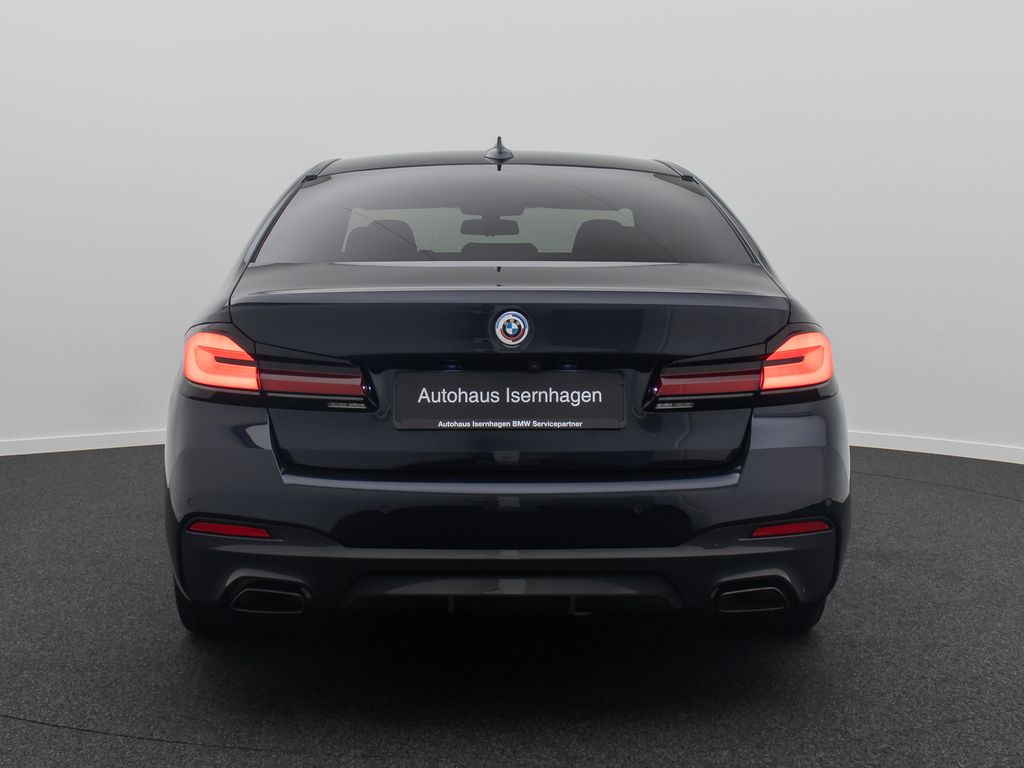 BMW 540 2022 г. Чёрный, пробег 51595 км