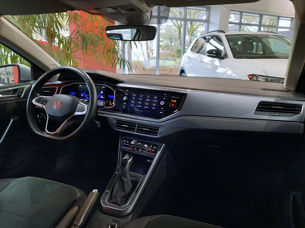 Volkswagen Polo 2022 г. Серебристый, пробег 44000 км