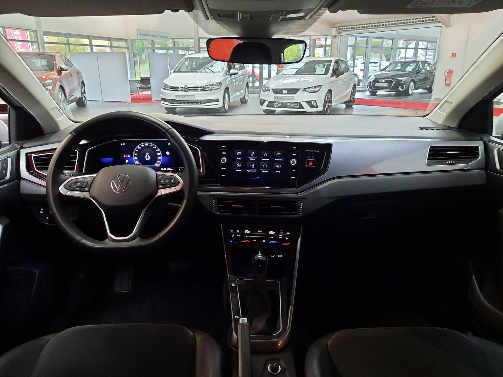 Volkswagen Polo 2022 г. Серебристый, пробег 44000 км