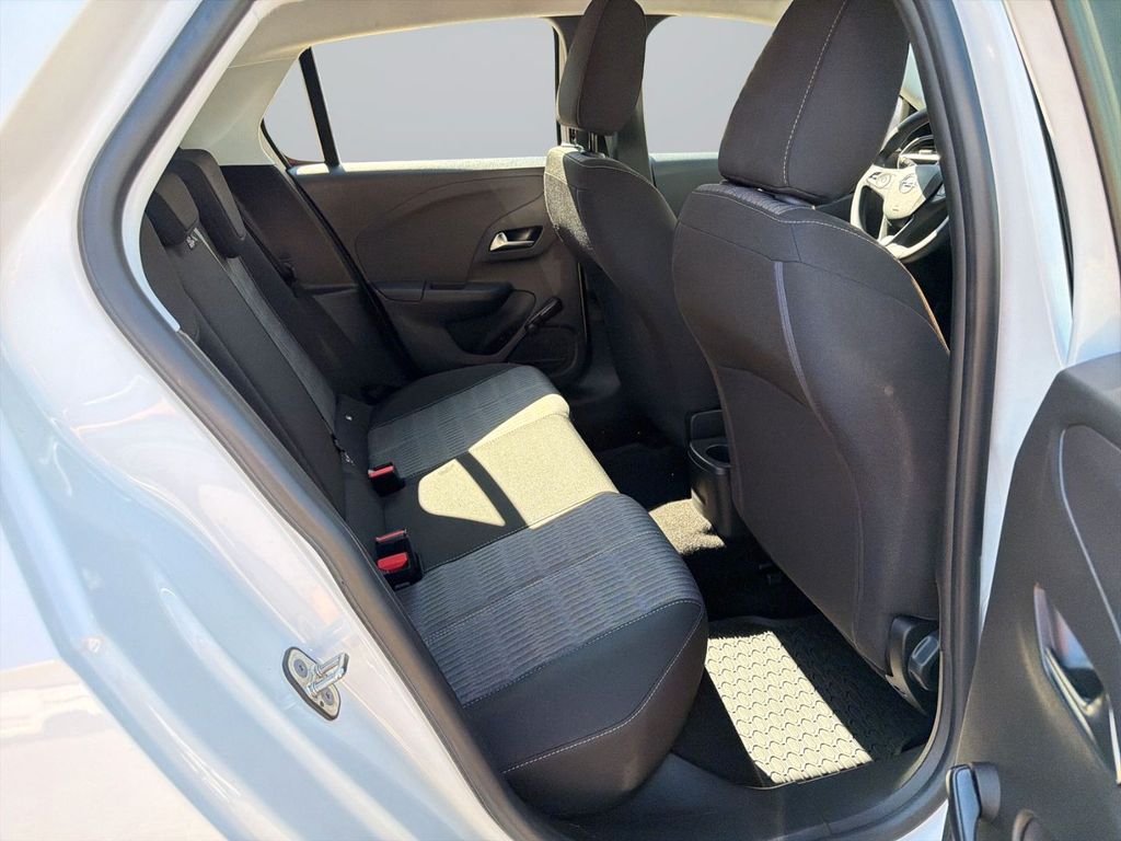 Opel Corsa 2023 г. Белый, пробег 29739 км