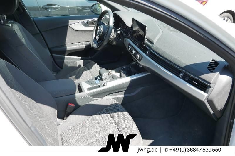 Audi A4 2023 г. Белый, пробег 28200 км