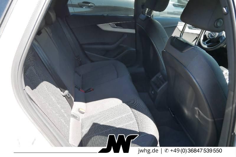 Audi A4 2023 г. Белый, пробег 28200 км