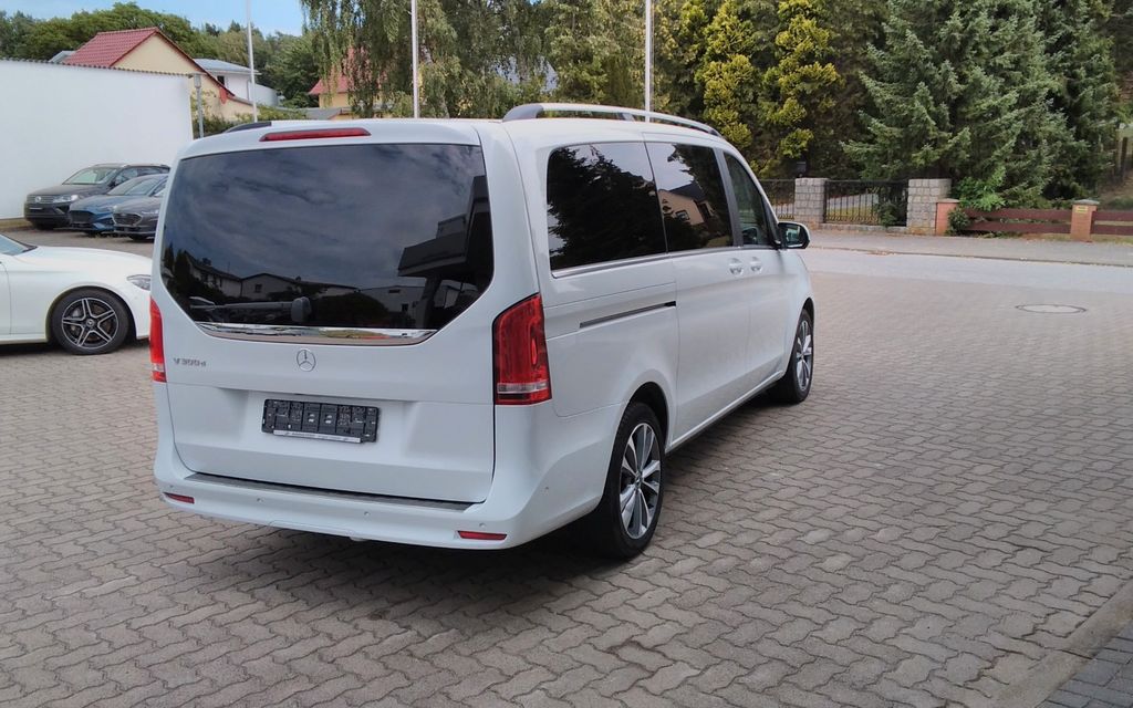 Mercedes-Benz V 300 2023 г. Белый, пробег 56516 км