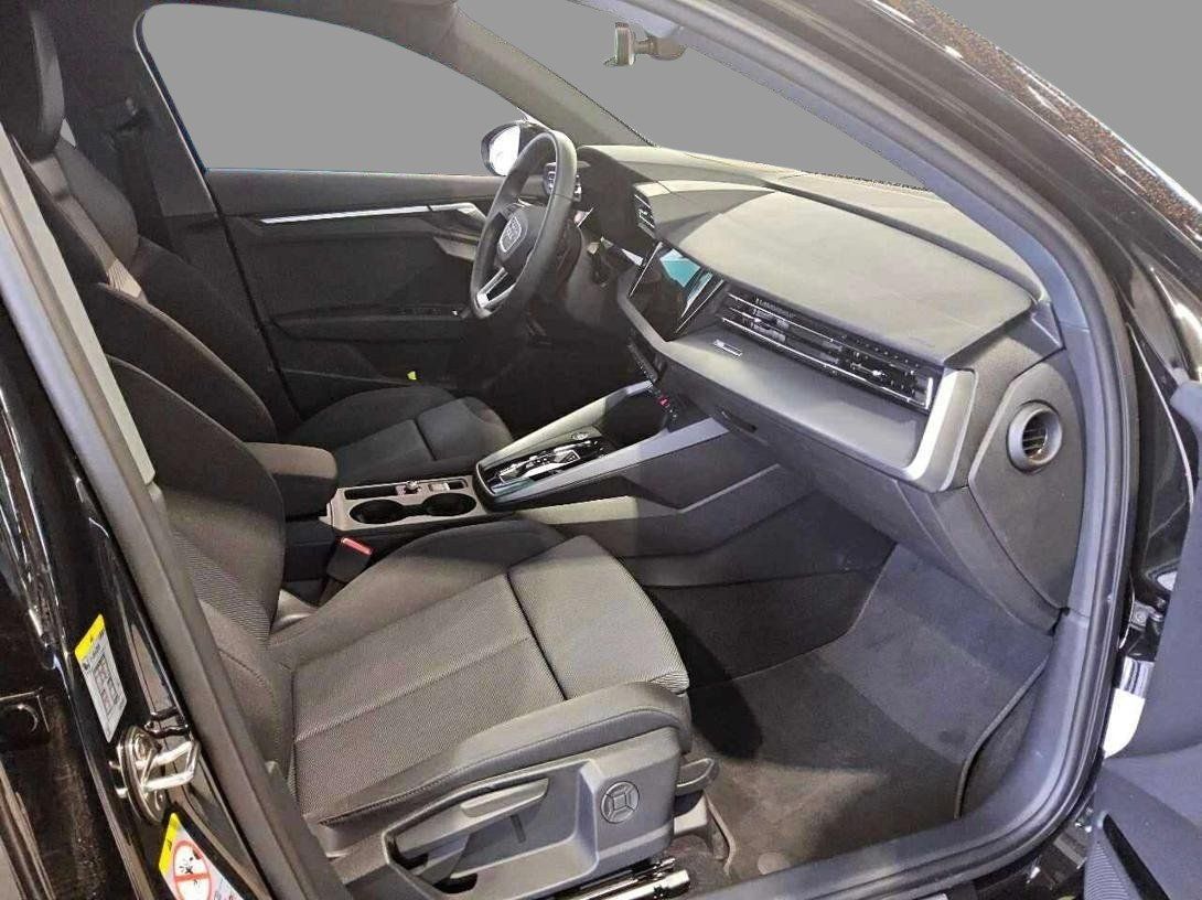 Audi A3 2025 г. Чёрный, пробег 20522 км