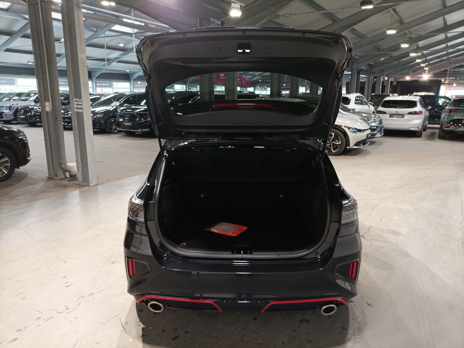 Kia CEE'D / CEED 2023 г. Чёрный, пробег 47383 км