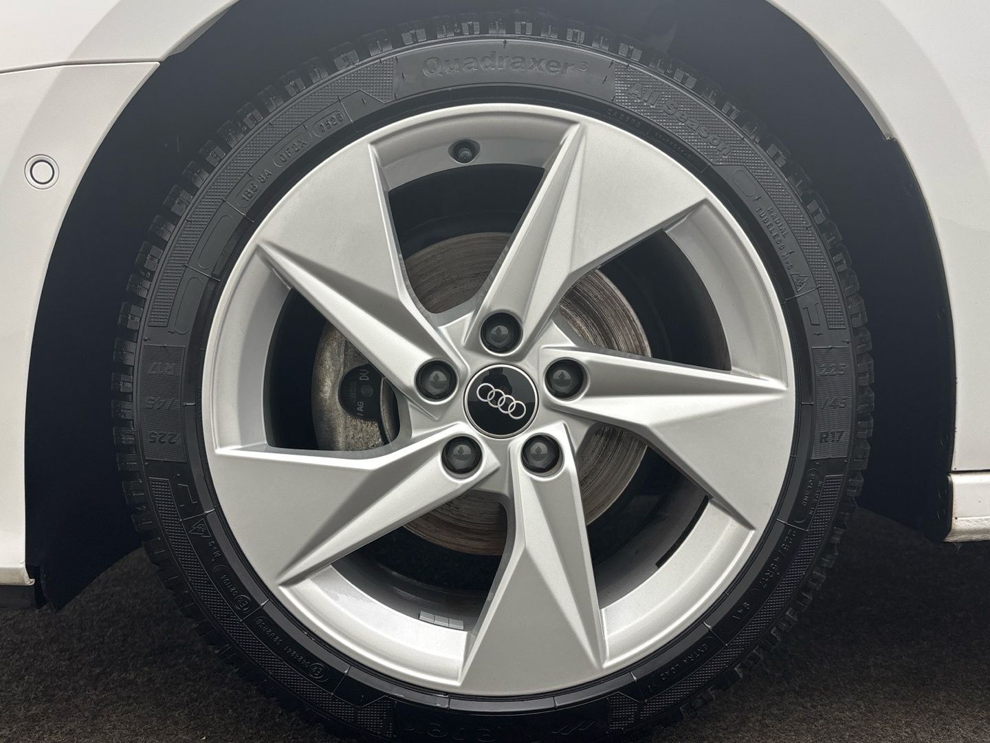 Audi A3 2023 г. Белый, пробег 45355 км