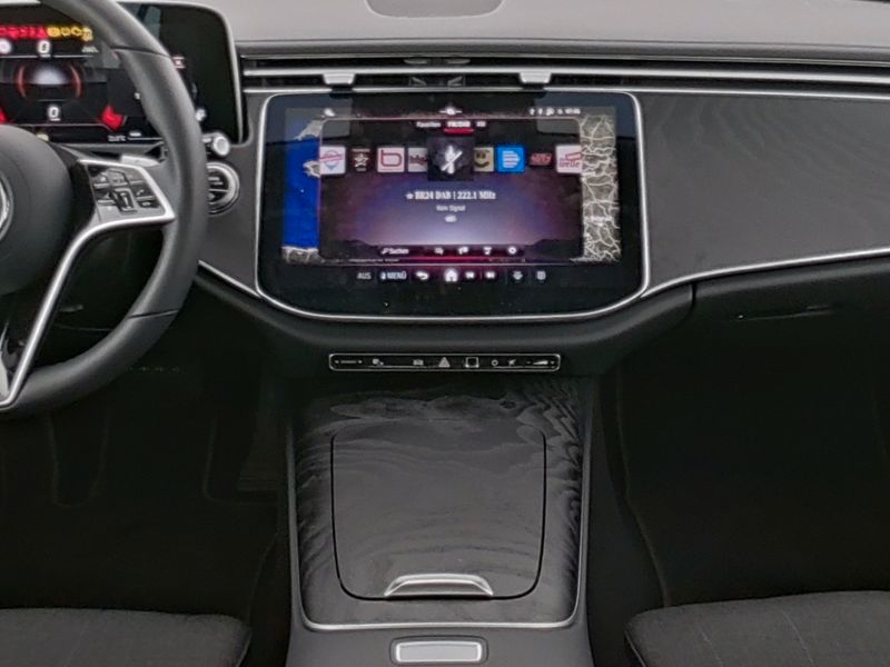 Mercedes-Benz E 220 2025 г. Чёрный, пробег 31198 км