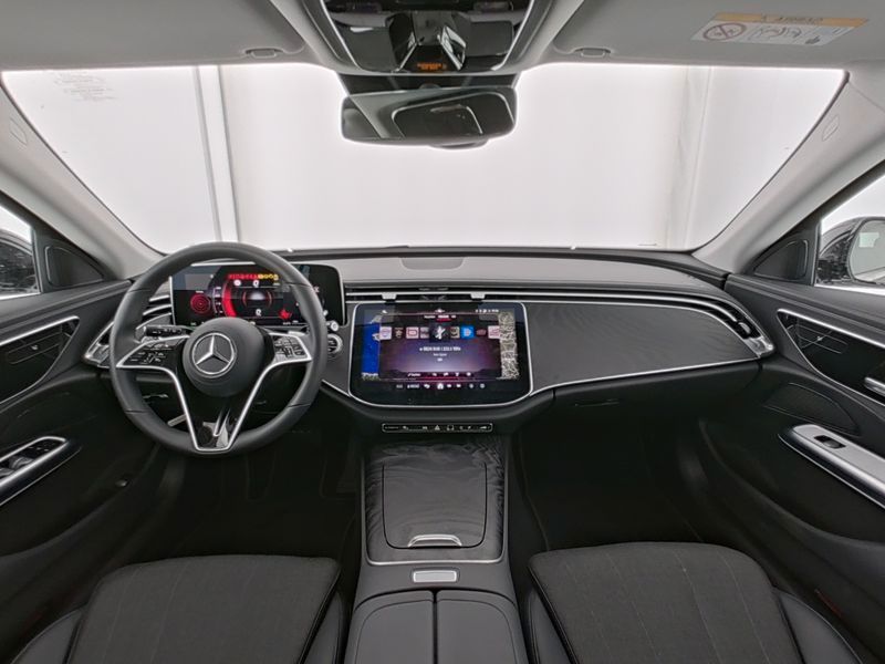 Mercedes-Benz E 220 2025 г. Чёрный, пробег 31198 км