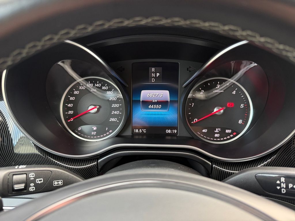Mercedes-Benz V 250 2022 г. Красный, пробег 44600 км