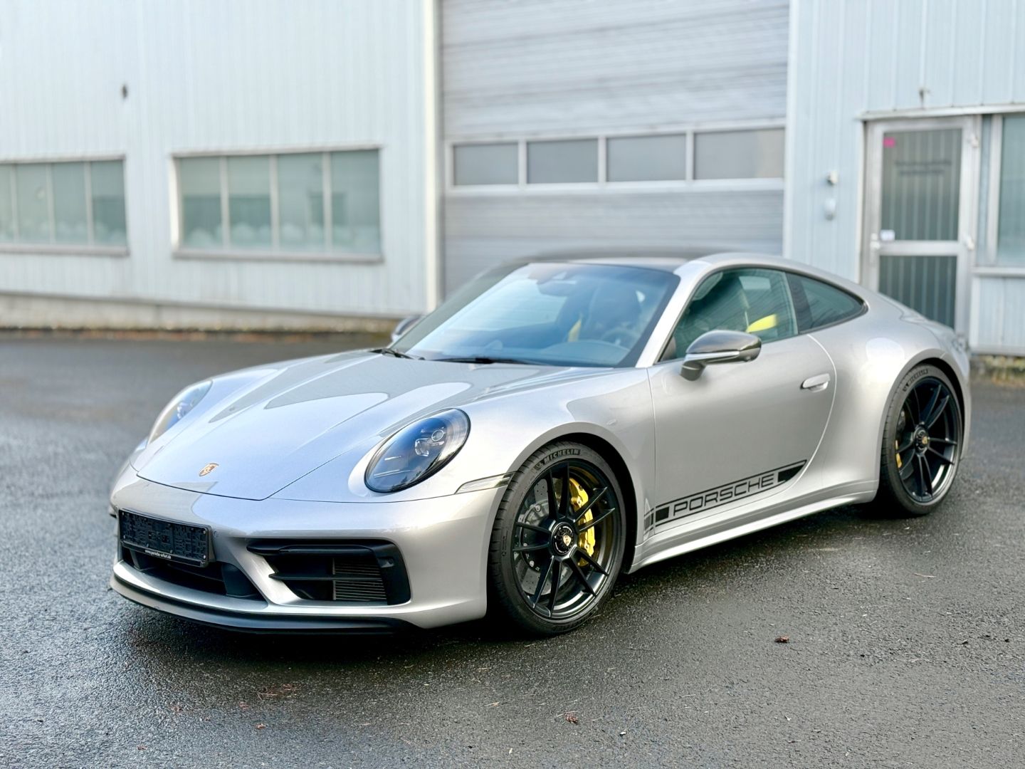 Porsche 911 2022 г. Серебристый, пробег 31580 км