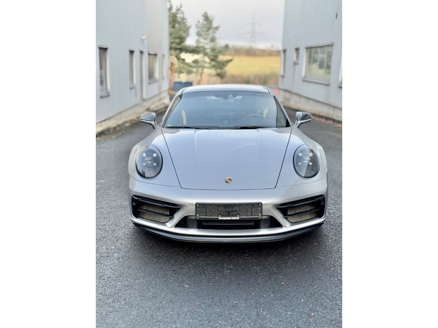Porsche 911 2022 г. Серебристый, пробег 31580 км