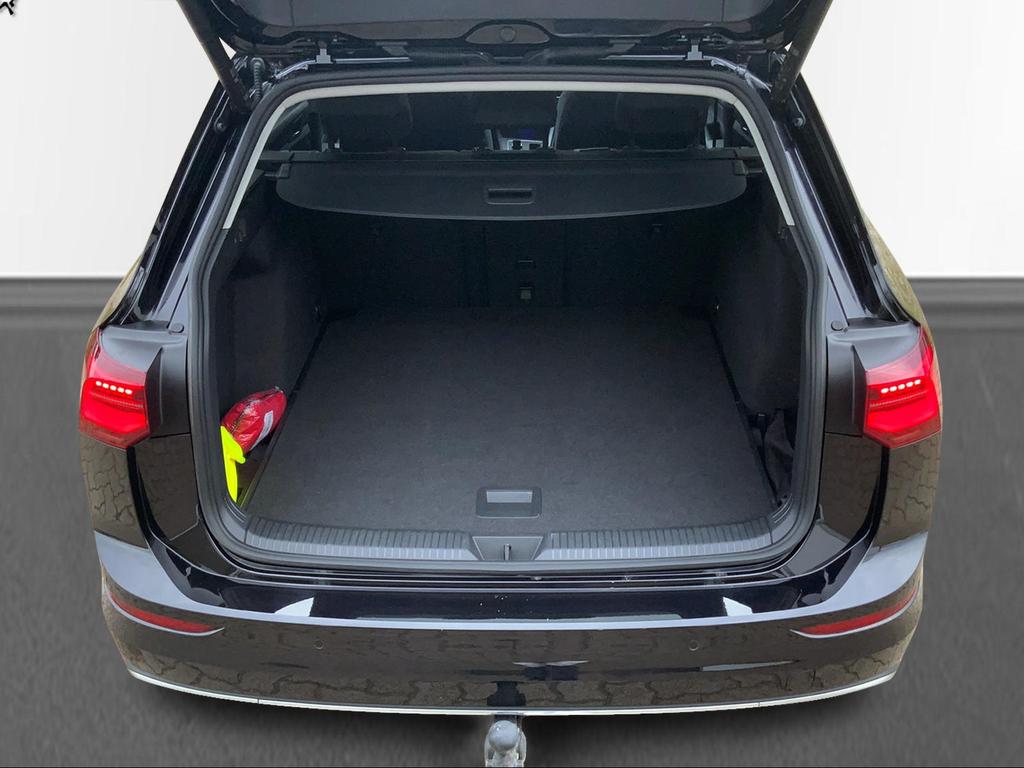 Volkswagen Golf 2023 г. Чёрный, пробег 45000 км