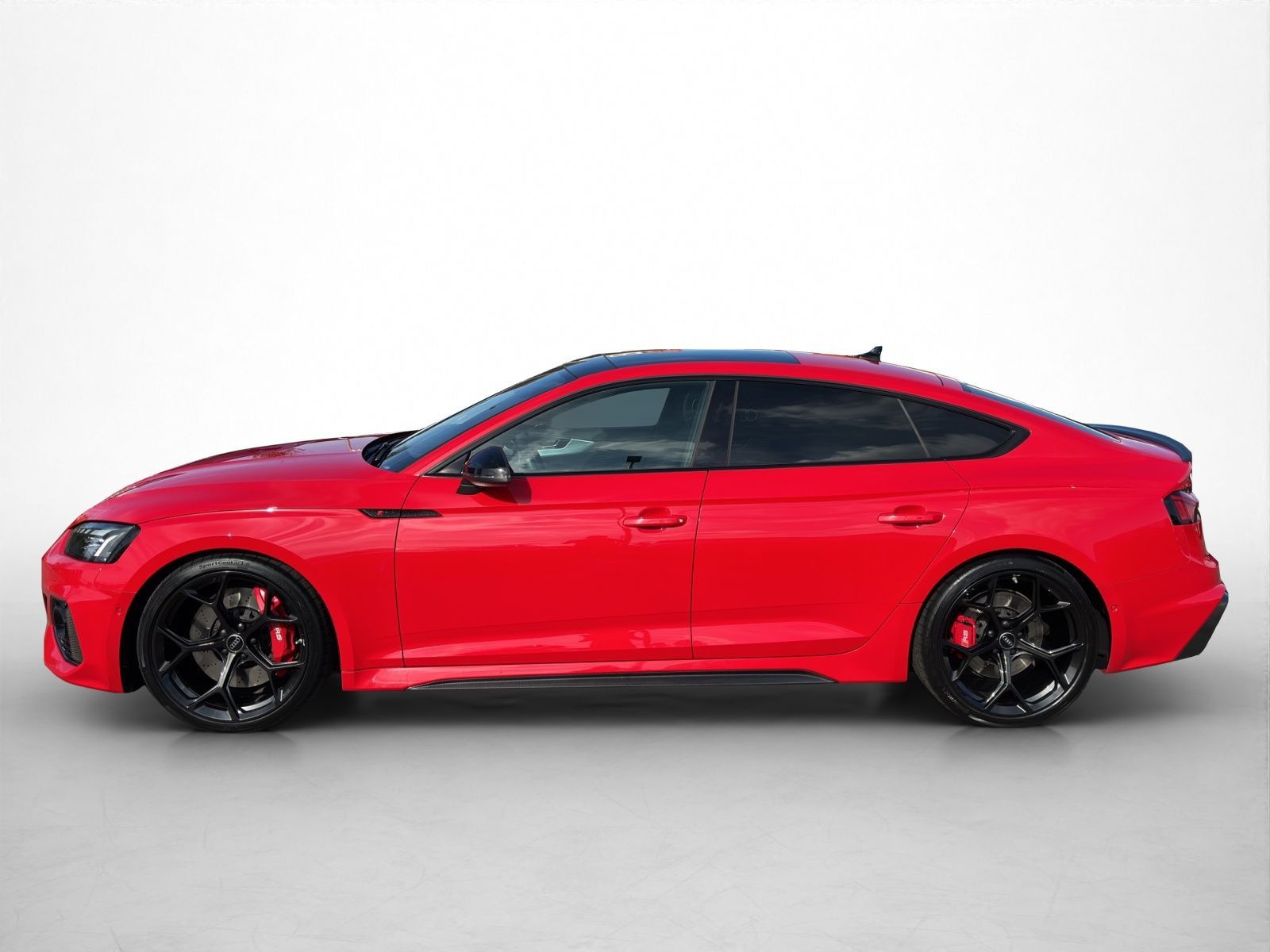 Audi RS5 2023 г. Красный, пробег 40350 км