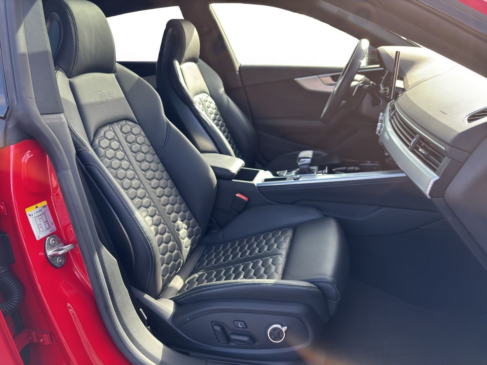 Audi RS5 2023 г. Красный, пробег 40350 км