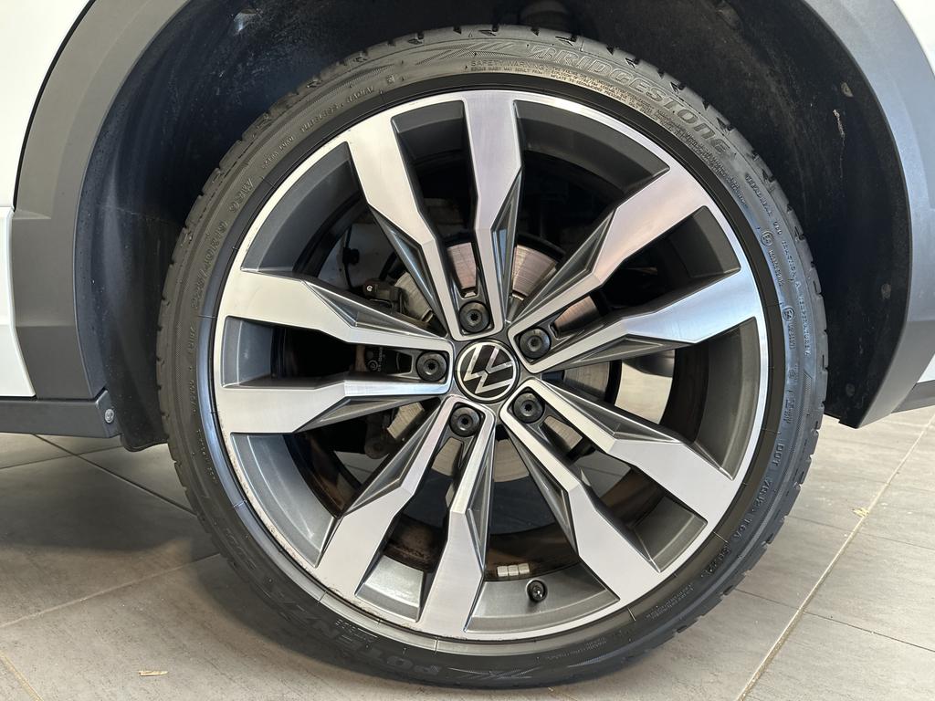 Volkswagen T-Roc 2021 г. Белый, пробег 18750 км