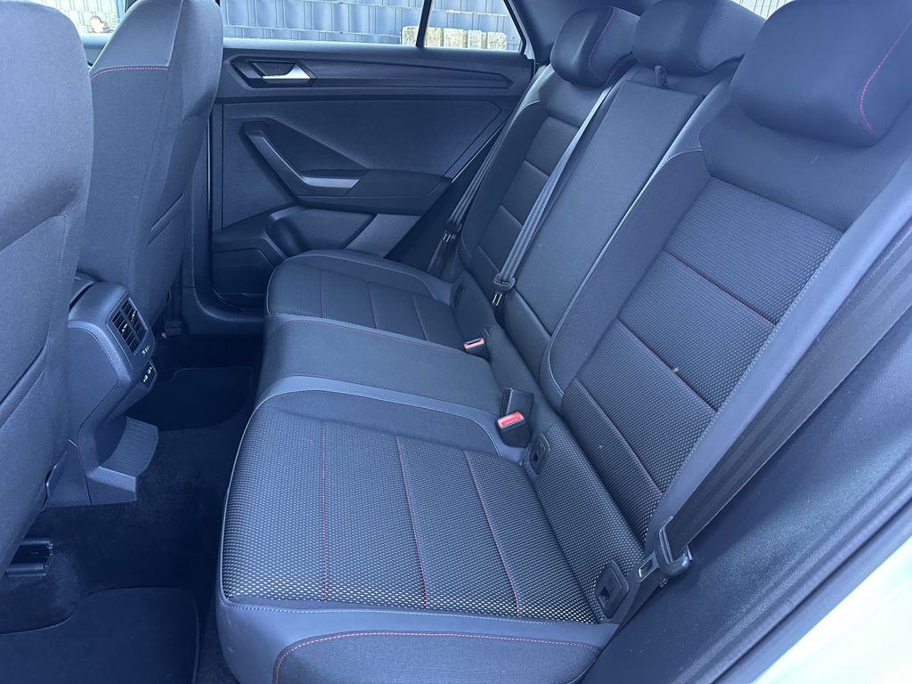Volkswagen T-Roc 2021 г. Белый, пробег 18750 км