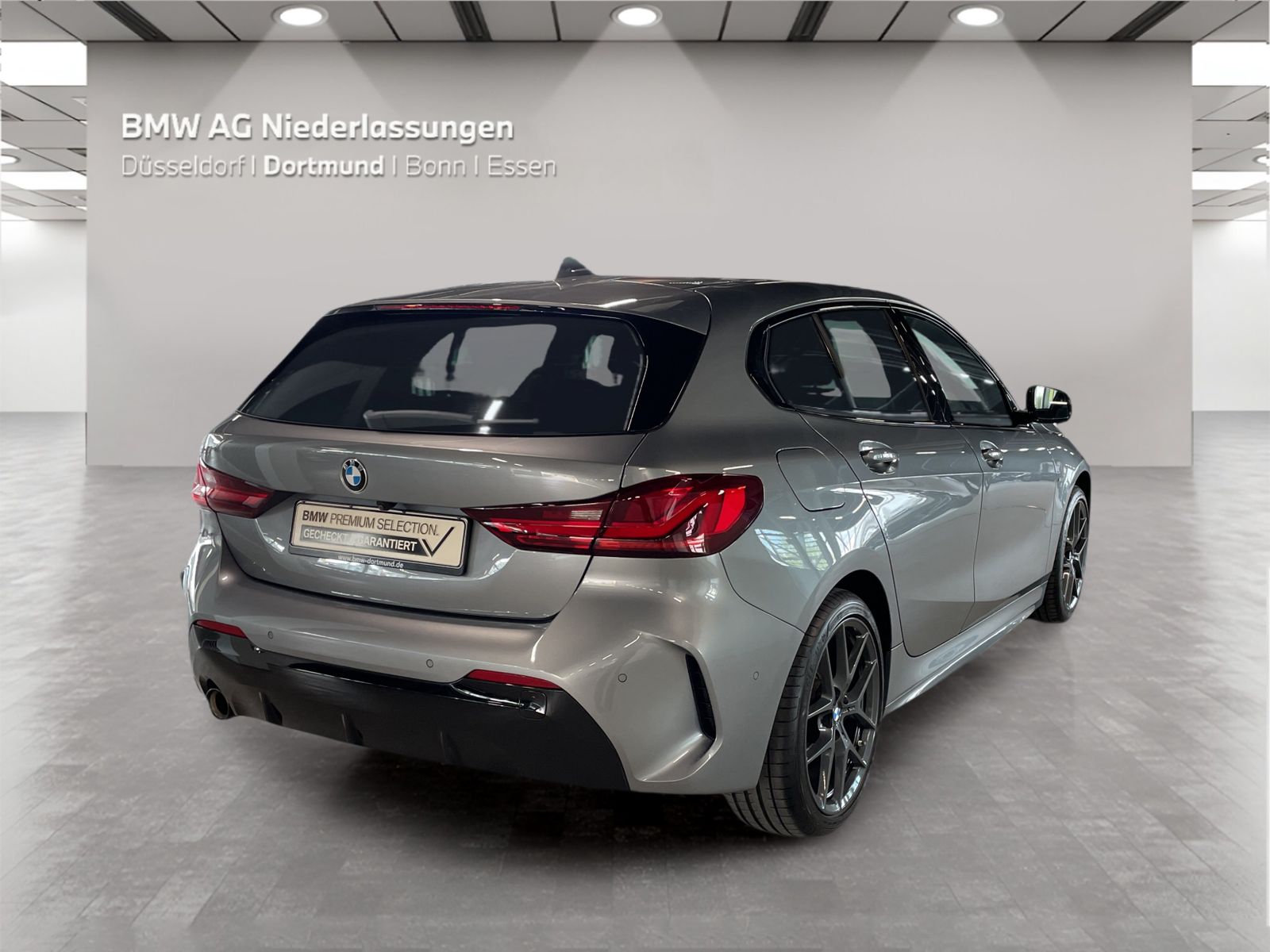 BMW 118 2023 г. Серый, пробег 42283 км