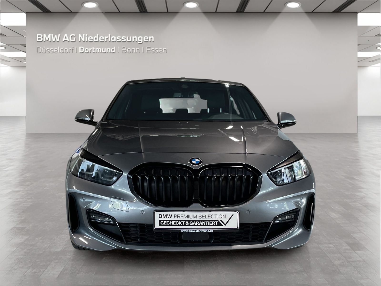 BMW 118 2023 г. Серый, пробег 42283 км