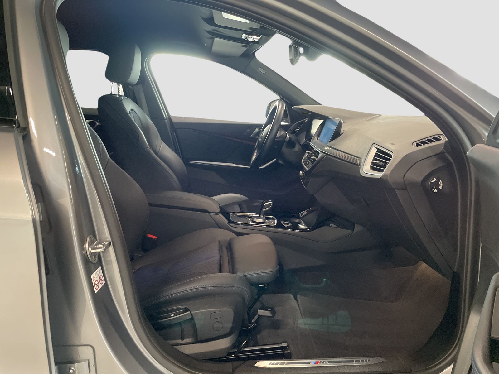 BMW 118 2023 г. Серый, пробег 42283 км