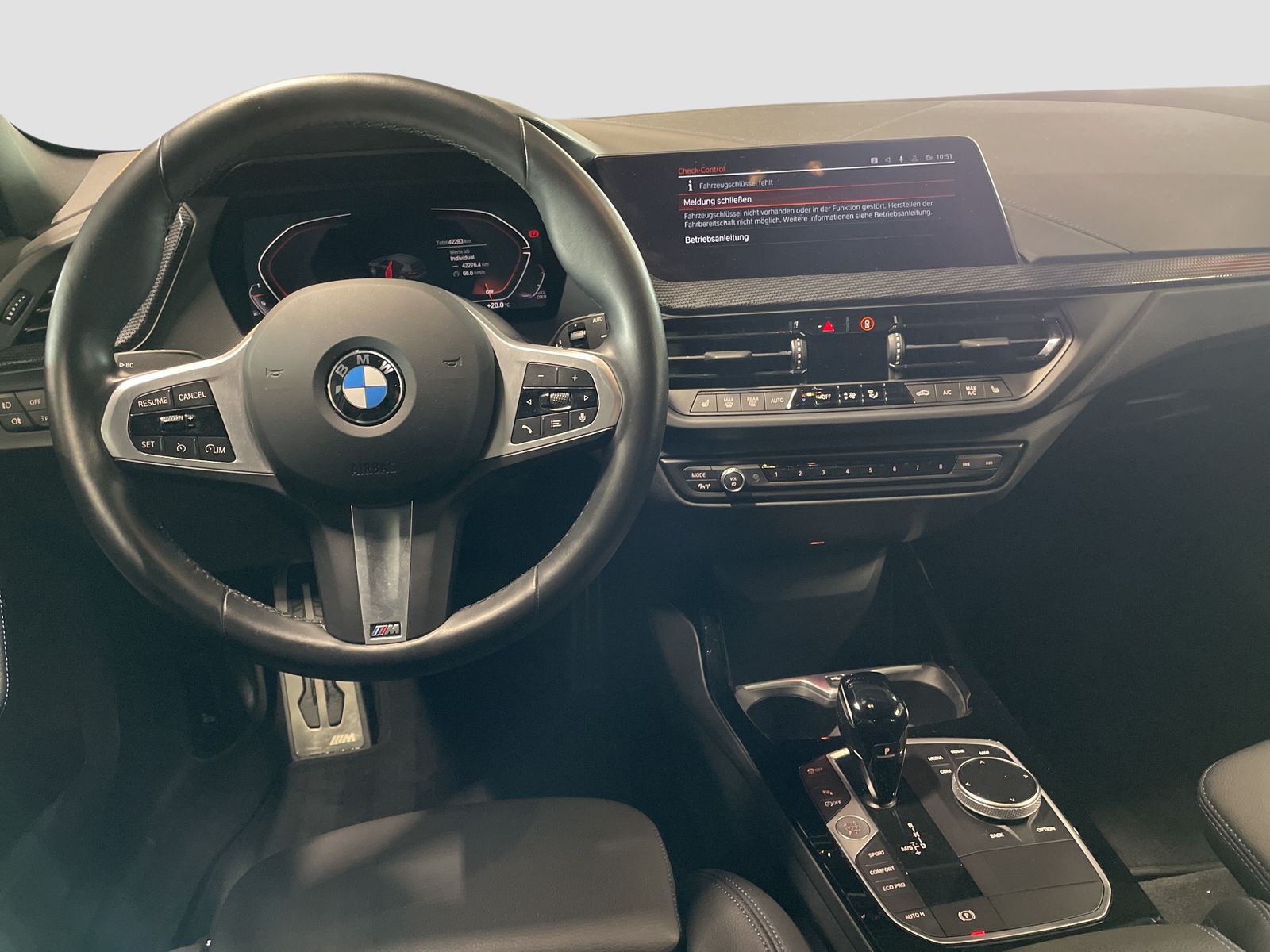 BMW 118 2023 г. Серый, пробег 42283 км