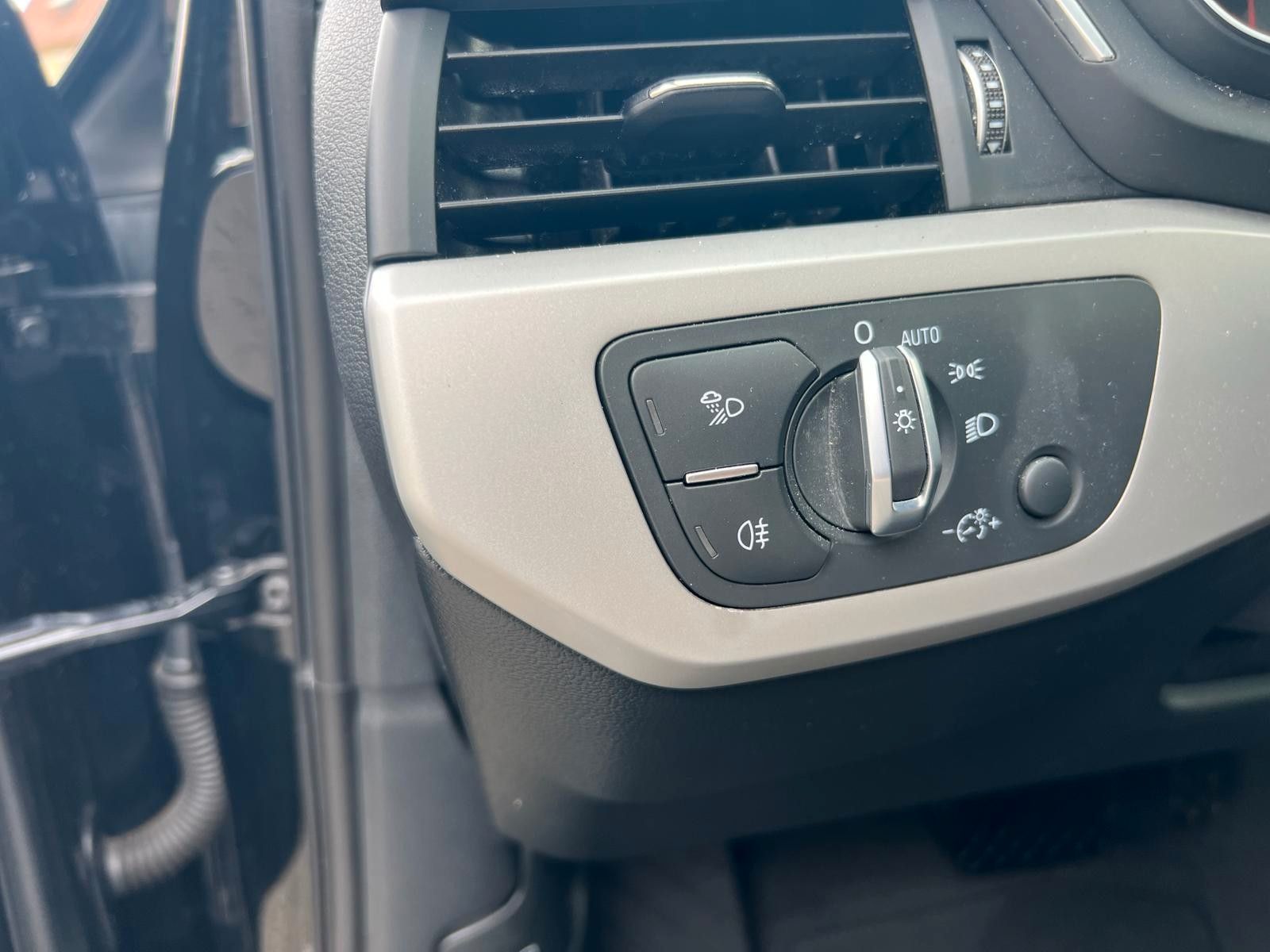 Audi A4 2022 г. Чёрный, пробег 46000 км