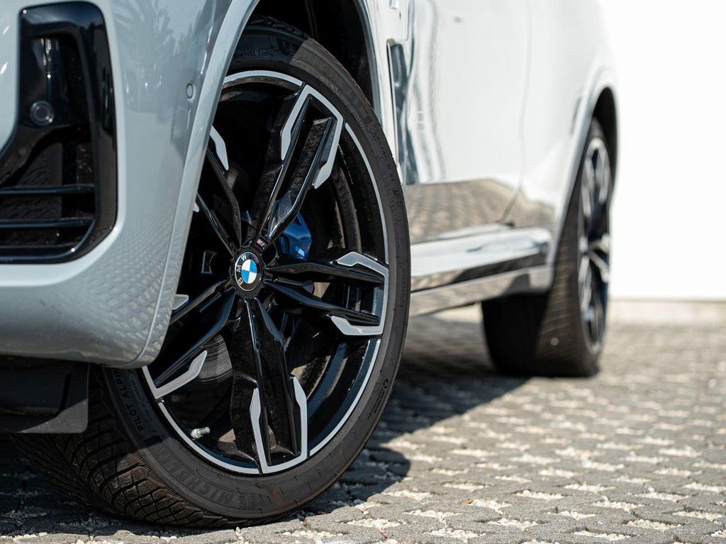 BMW X4 M40 2025 г. Серый, пробег 3790 км