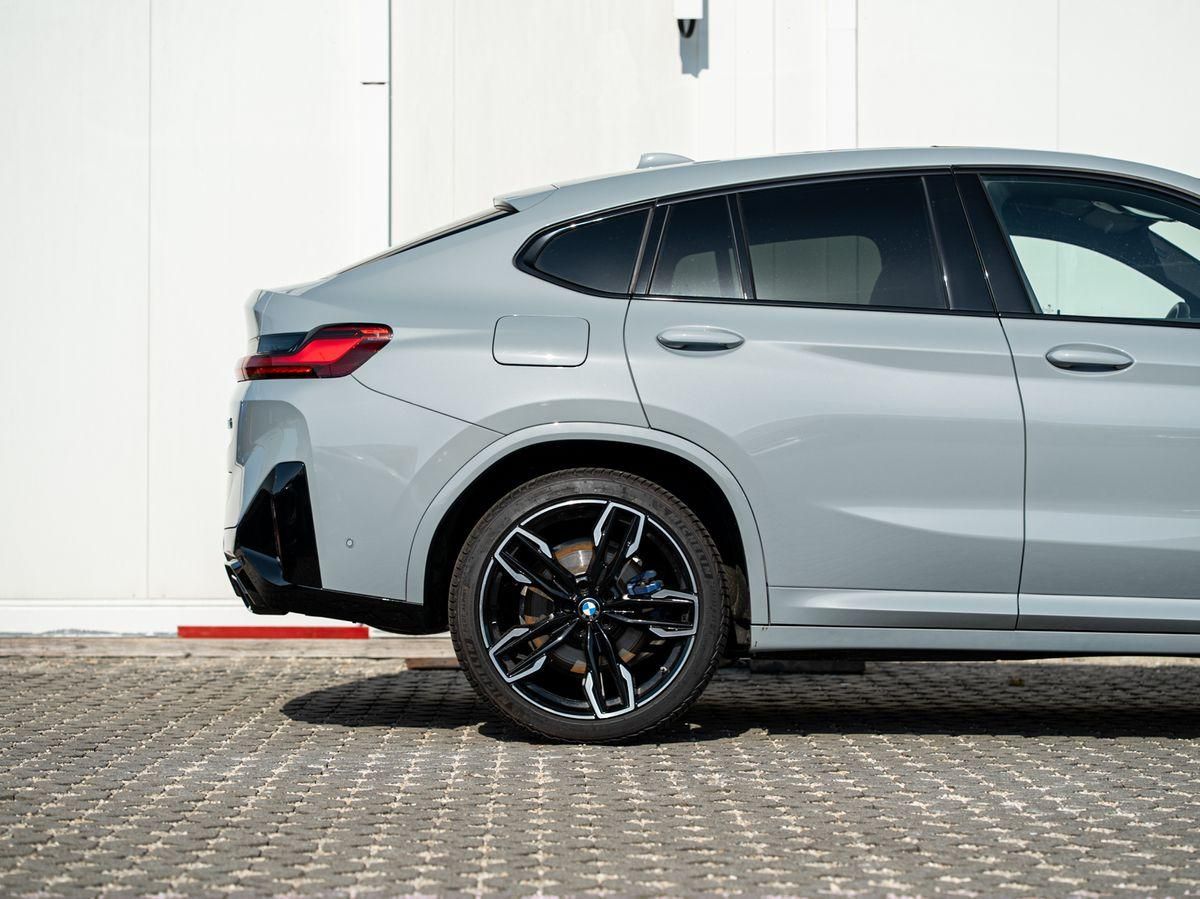 BMW X4 M40 2025 г. Серый, пробег 3790 км
