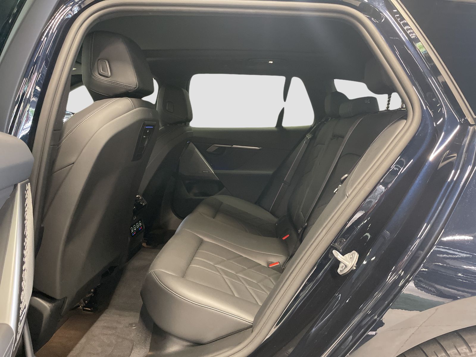BMW 540 2025 г. Чёрный, пробег 45655 км
