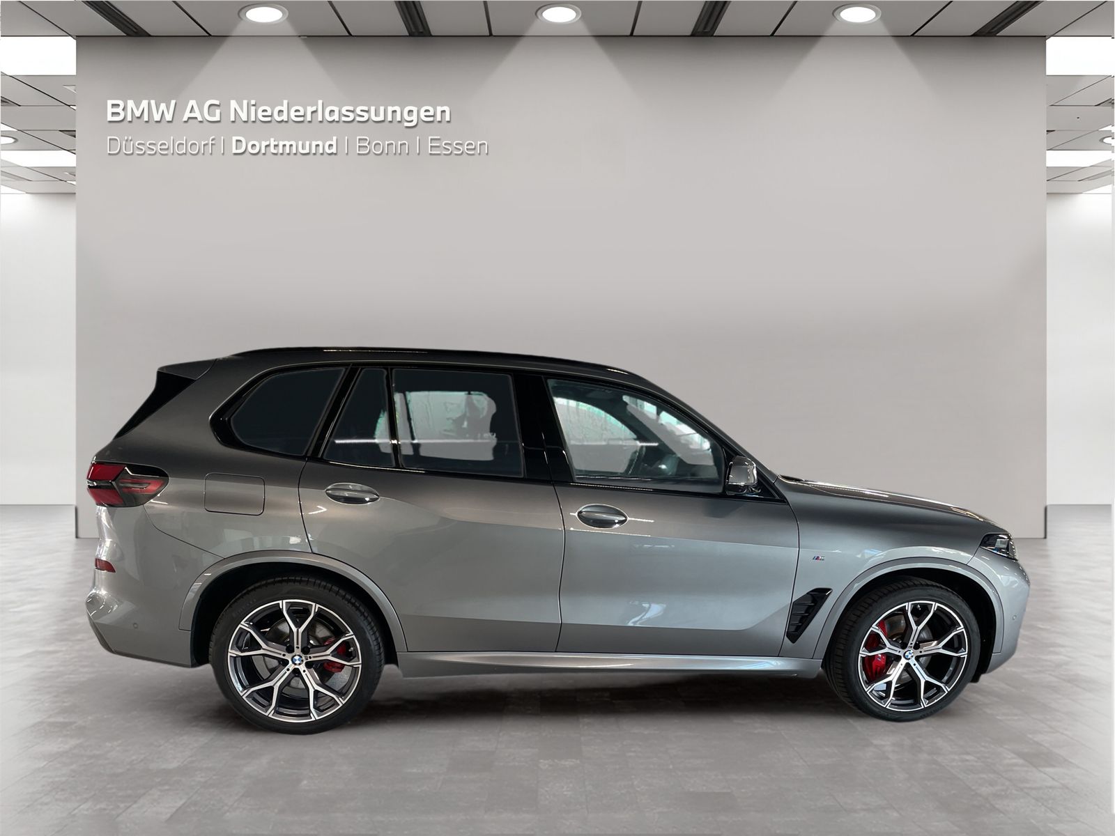 BMW X5 2024 г. Серый, пробег 24744 км