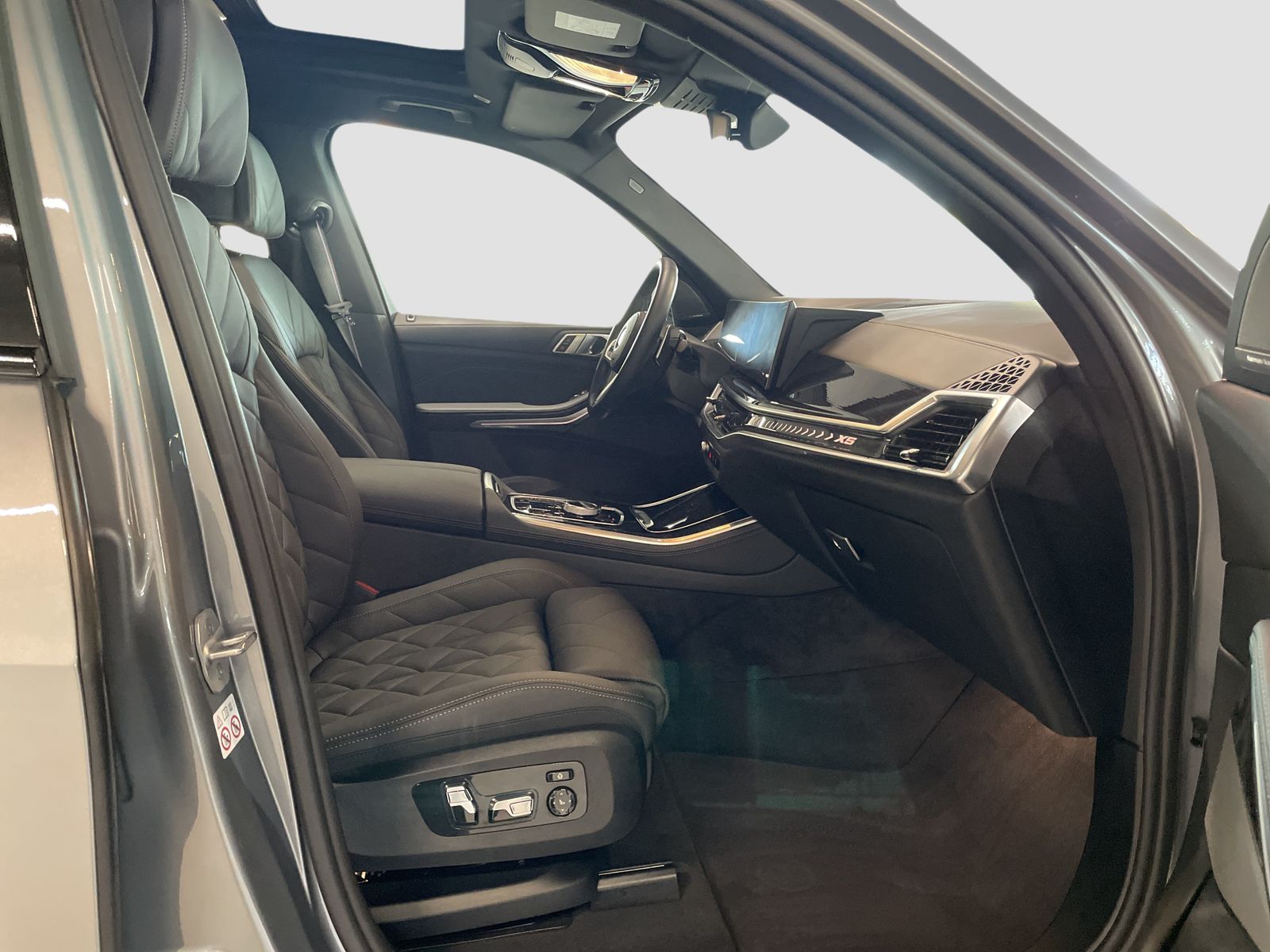 BMW X5 2024 г. Серый, пробег 24744 км