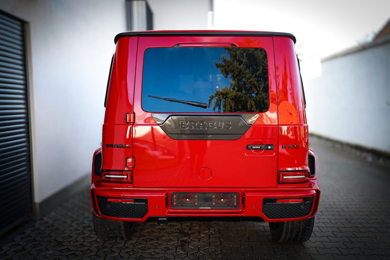 Mercedes-Benz G 63 AMG 2021 г. Красный, пробег 35920 км