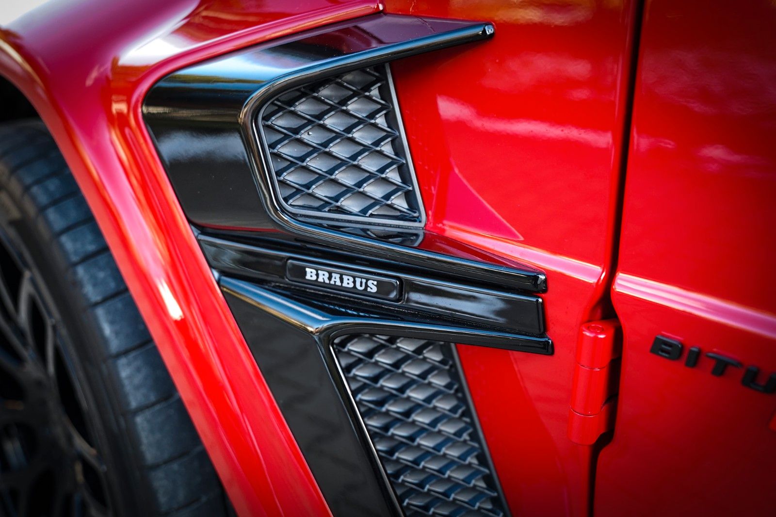 Mercedes-Benz G 63 AMG 2021 г. Красный, пробег 35920 км