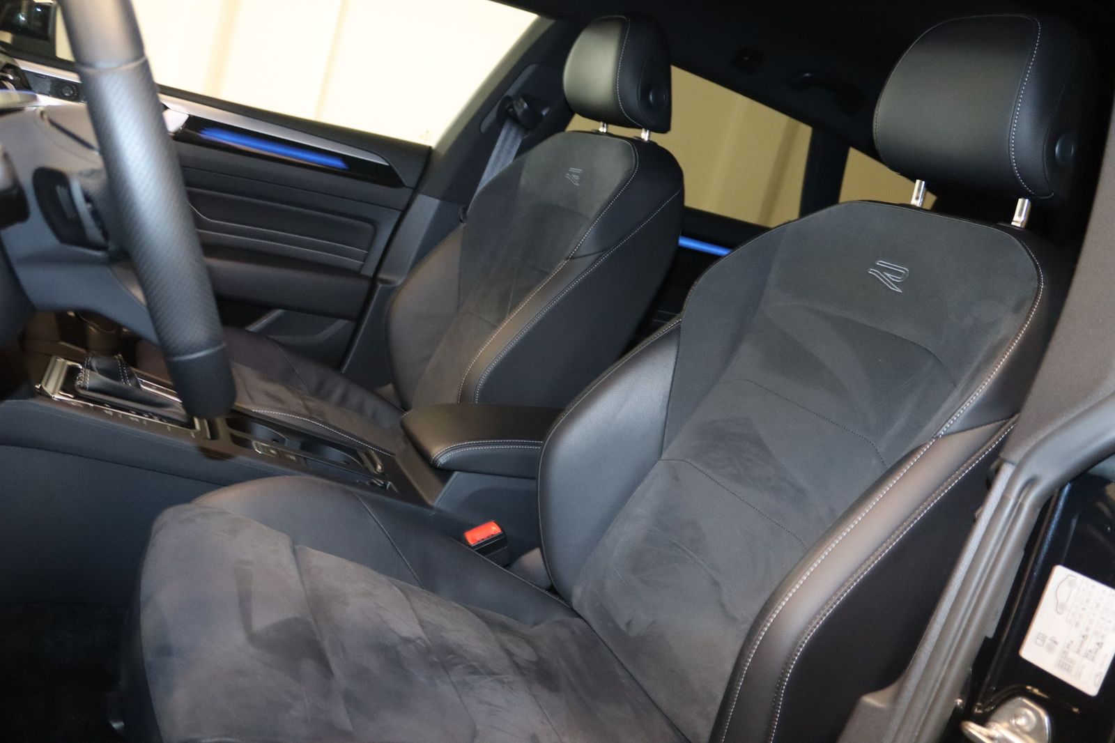 Volkswagen Arteon 2022 г. Чёрный, пробег 29900 км