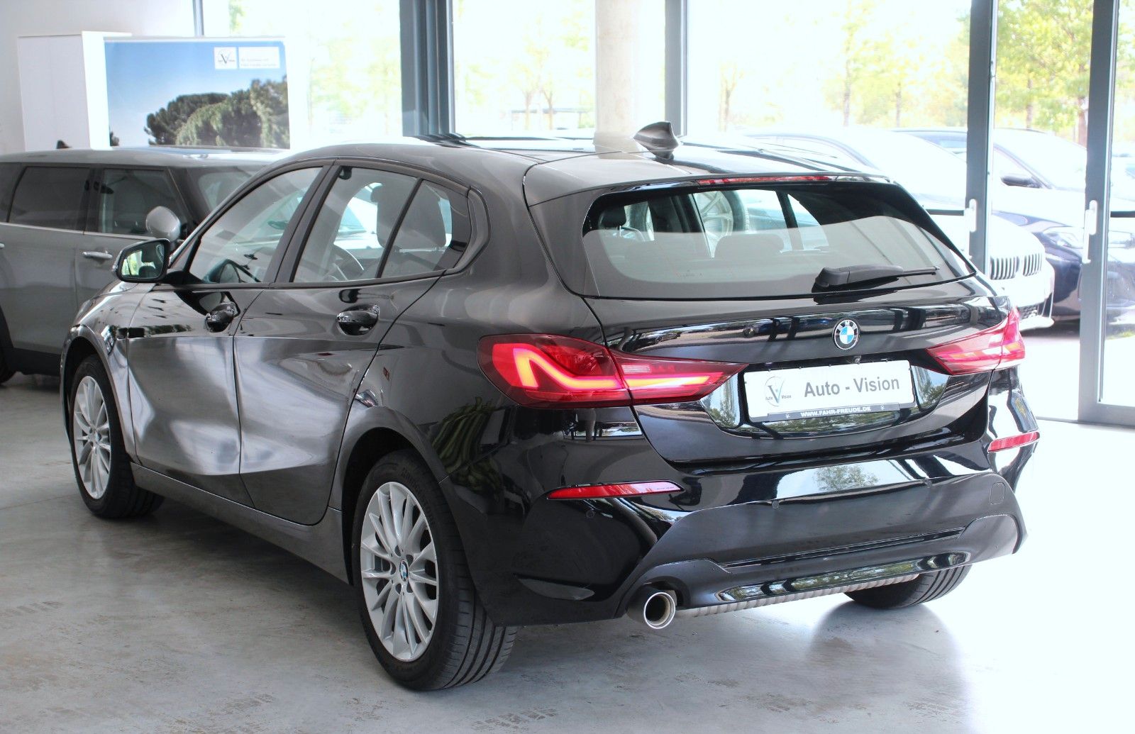 BMW 118 2023 г. Чёрный, пробег 35927 км