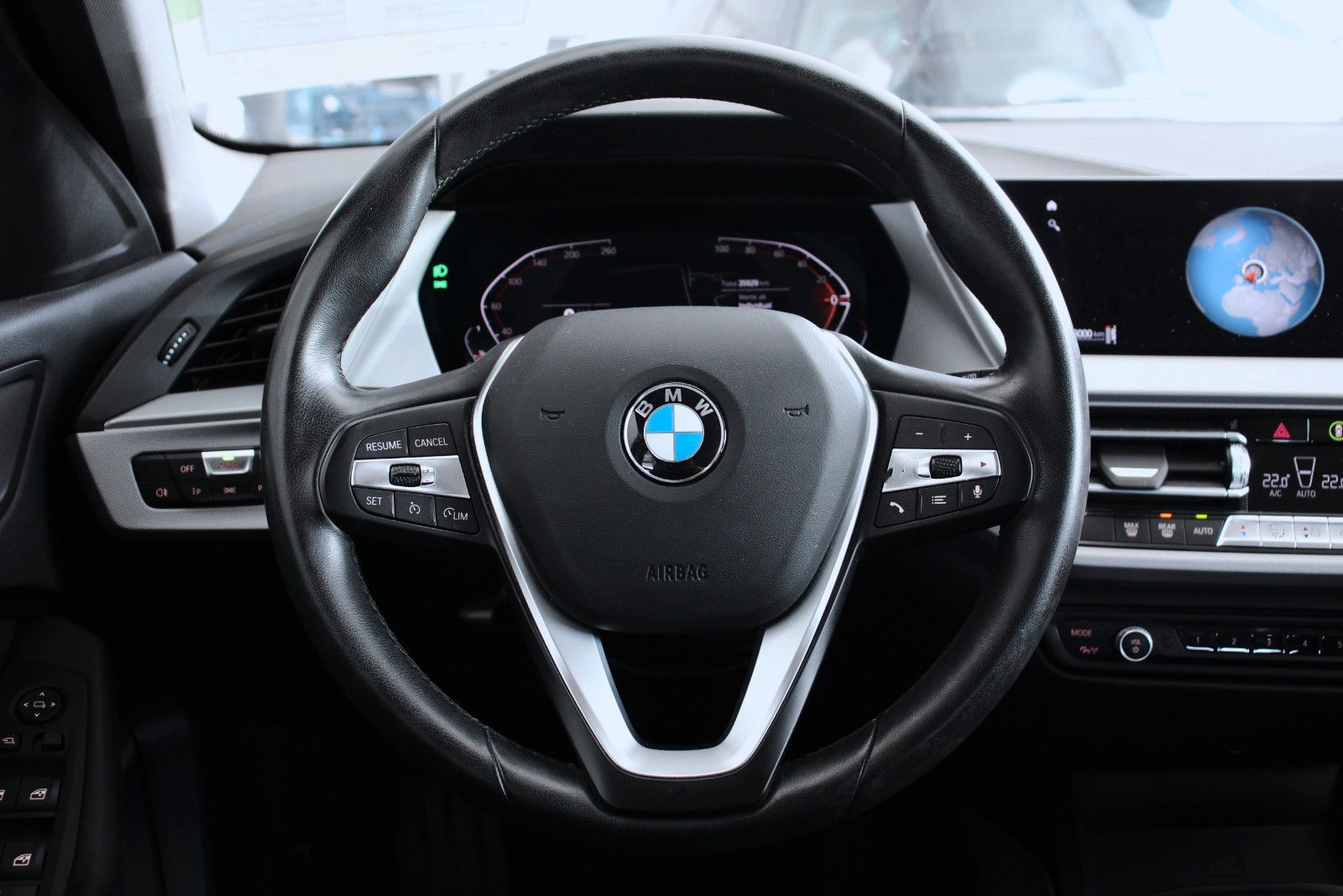 BMW 118 2023 г. Чёрный, пробег 35927 км