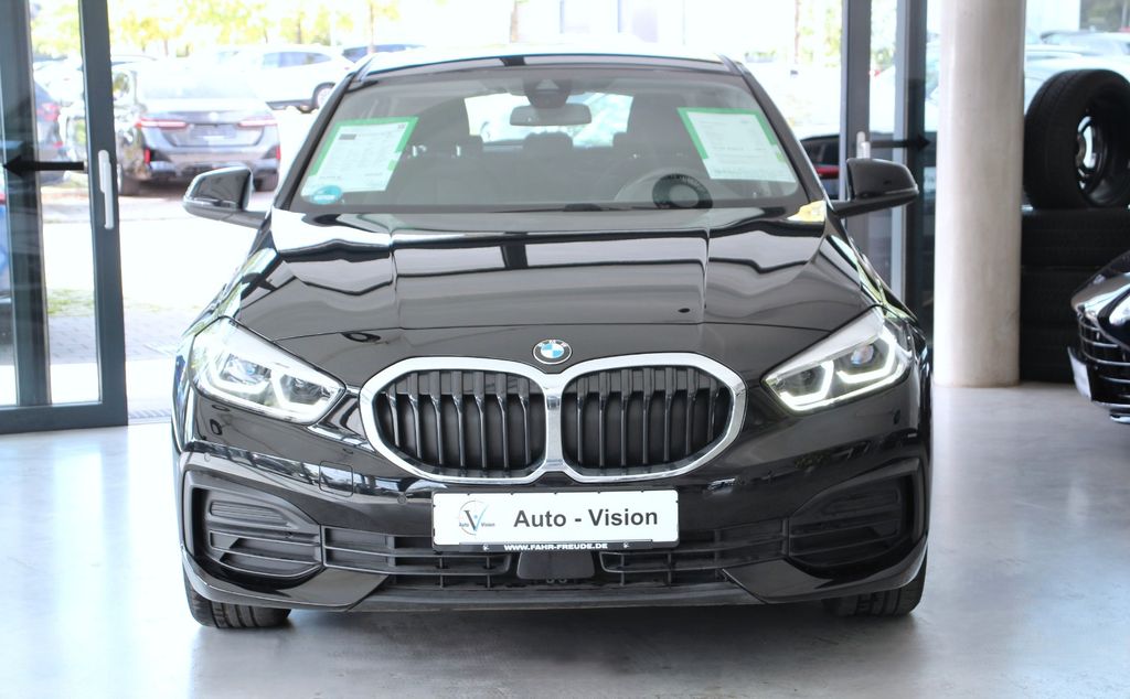 BMW 118 2023 г. Чёрный, пробег 35927 км