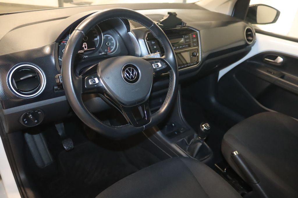 Volkswagen up! 2021 г. Белый, пробег 58900 км
