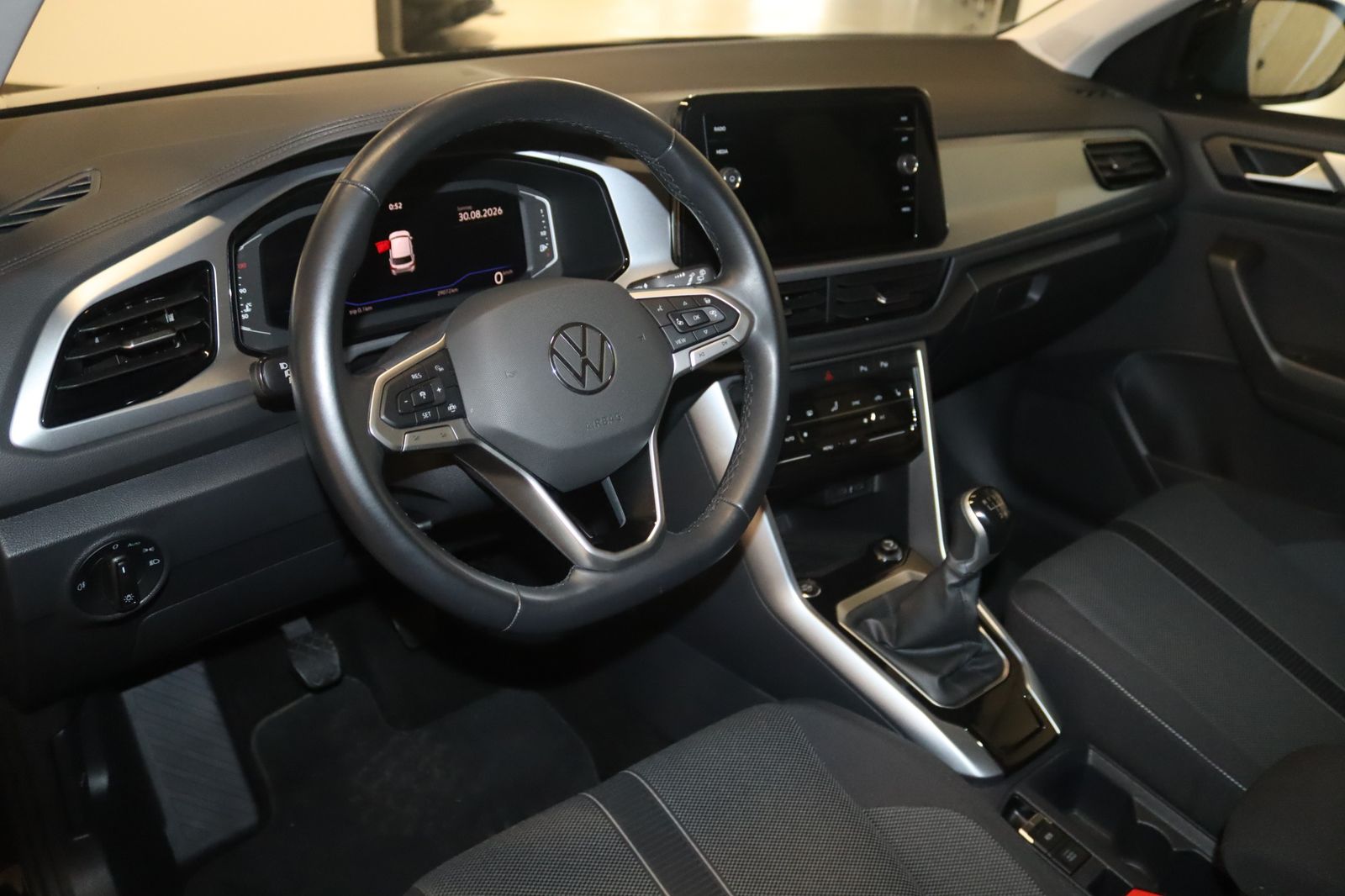 Volkswagen T-Roc 2022 г. Чёрный, пробег 29000 км