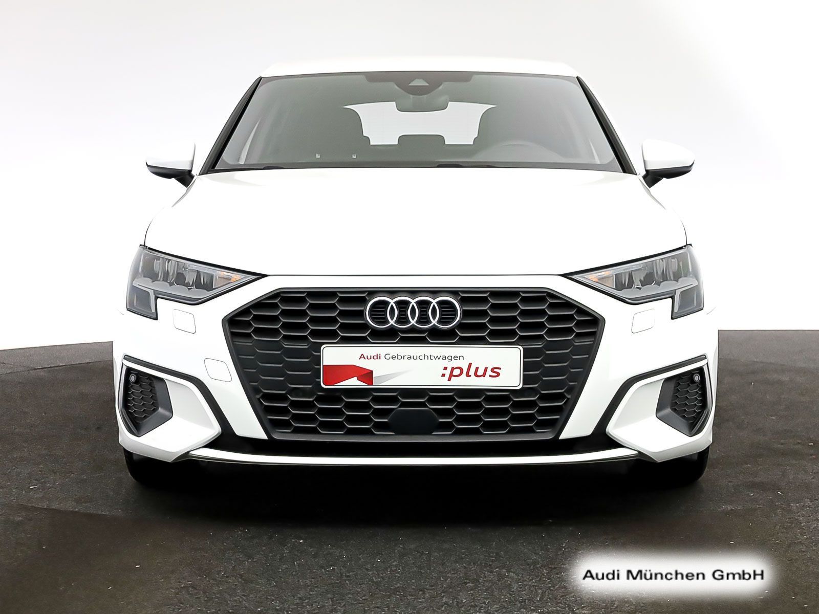 Audi A3 2023 г. Белый, пробег 23878 км