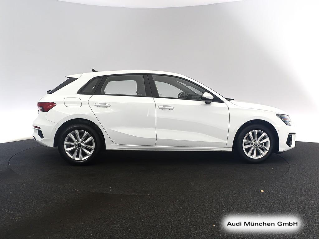 Audi A3 2023 г. Белый, пробег 23878 км
