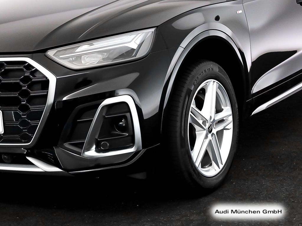 Audi Q5 2024 г. Чёрный, пробег 50818 км
