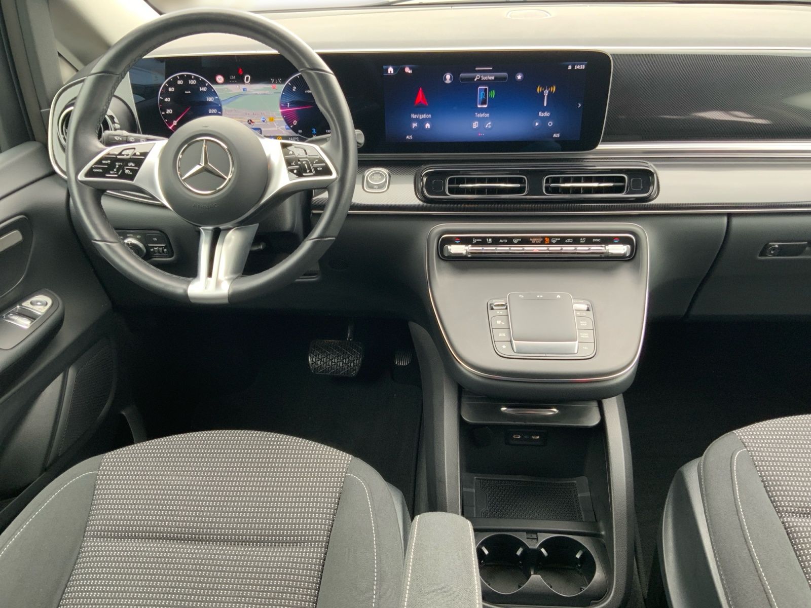 Mercedes-Benz V 250 2025 г. Серебристый, пробег 21500 км